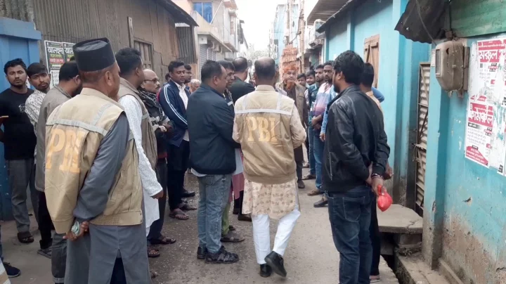 খাটের নিচে মিলল কলেজশিক্ষকের মরদেহ, পুলিশের ধারণা হত্যা